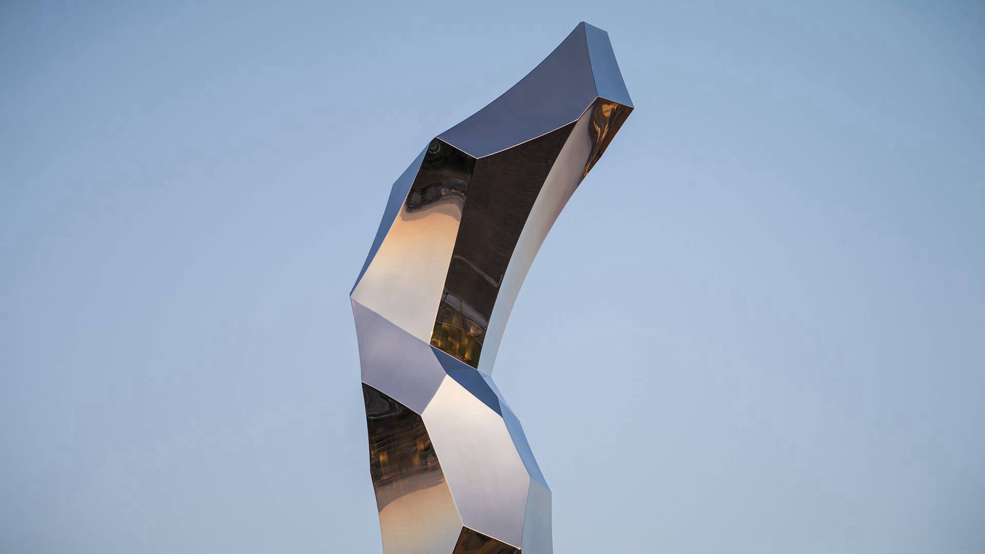 Elatus — mirror-polished stainless steel by Heath Satow, Dublin, CA
